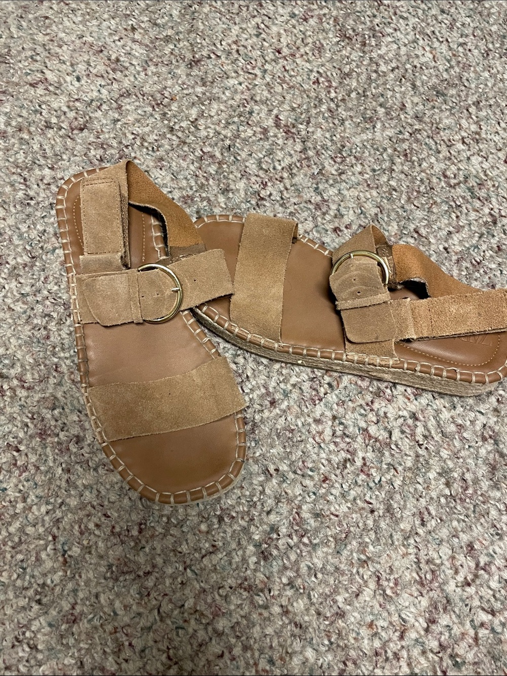 Zara tan suede buckle strap with rope accent wedge sole - like new